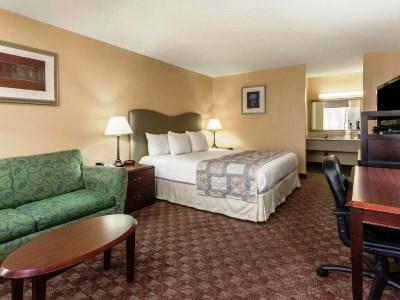 Ramada by Wyndham Altamonte Springs Hotel Bagian luar foto
