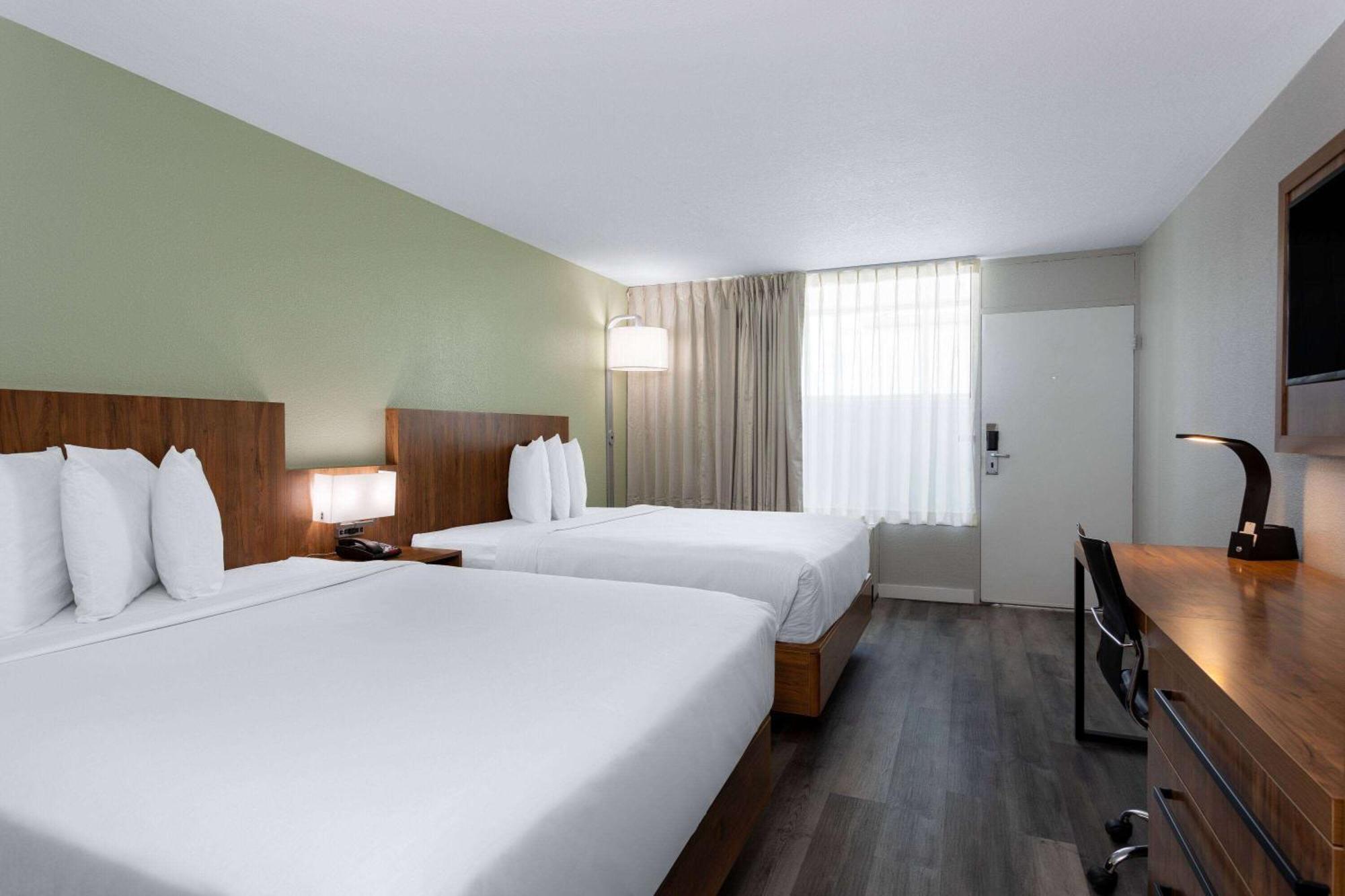 Ramada by Wyndham Altamonte Springs Hotel Bagian luar foto