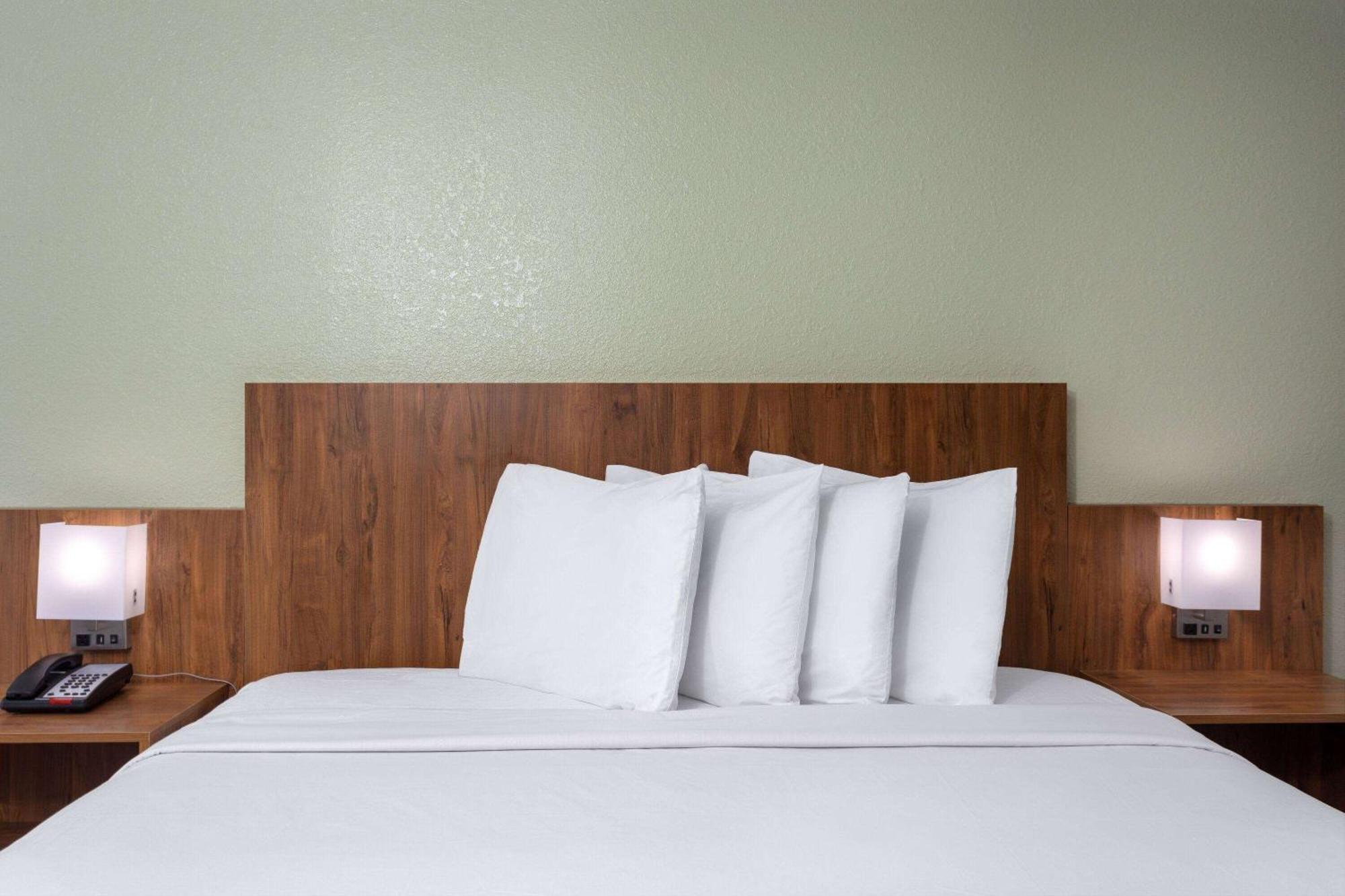 Ramada by Wyndham Altamonte Springs Hotel Bagian luar foto