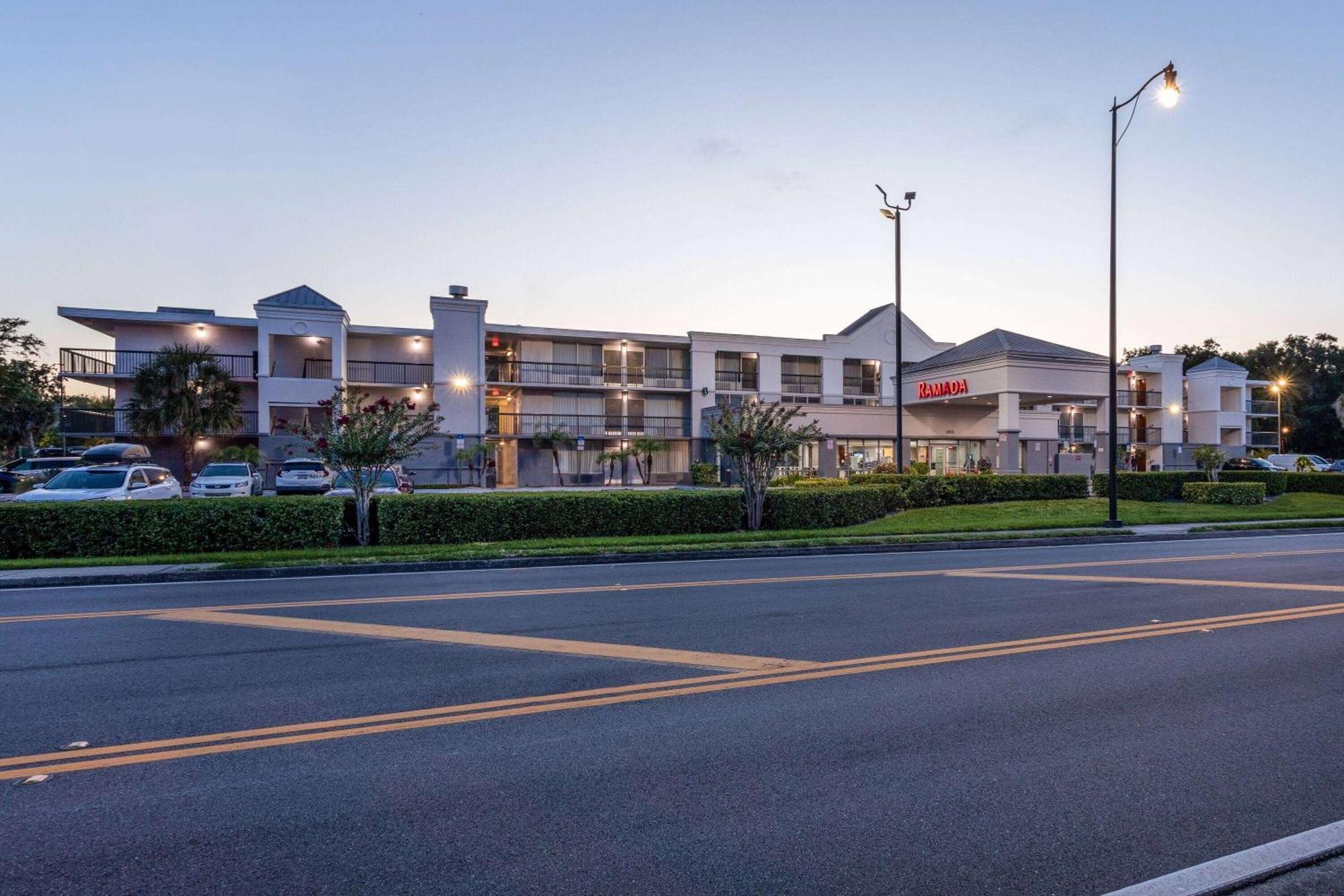Ramada by Wyndham Altamonte Springs Hotel Bagian luar foto