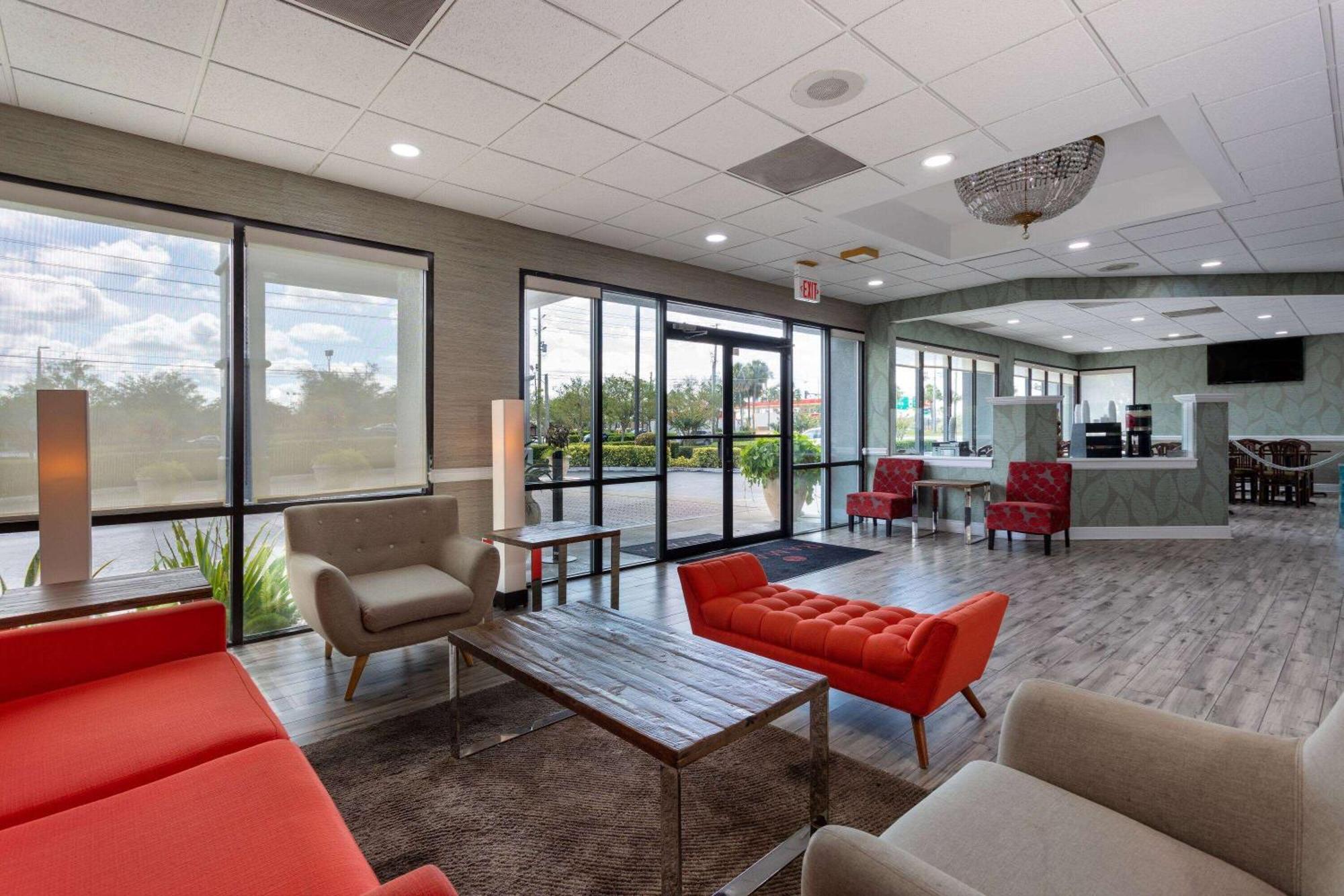 Ramada by Wyndham Altamonte Springs Hotel Bagian luar foto