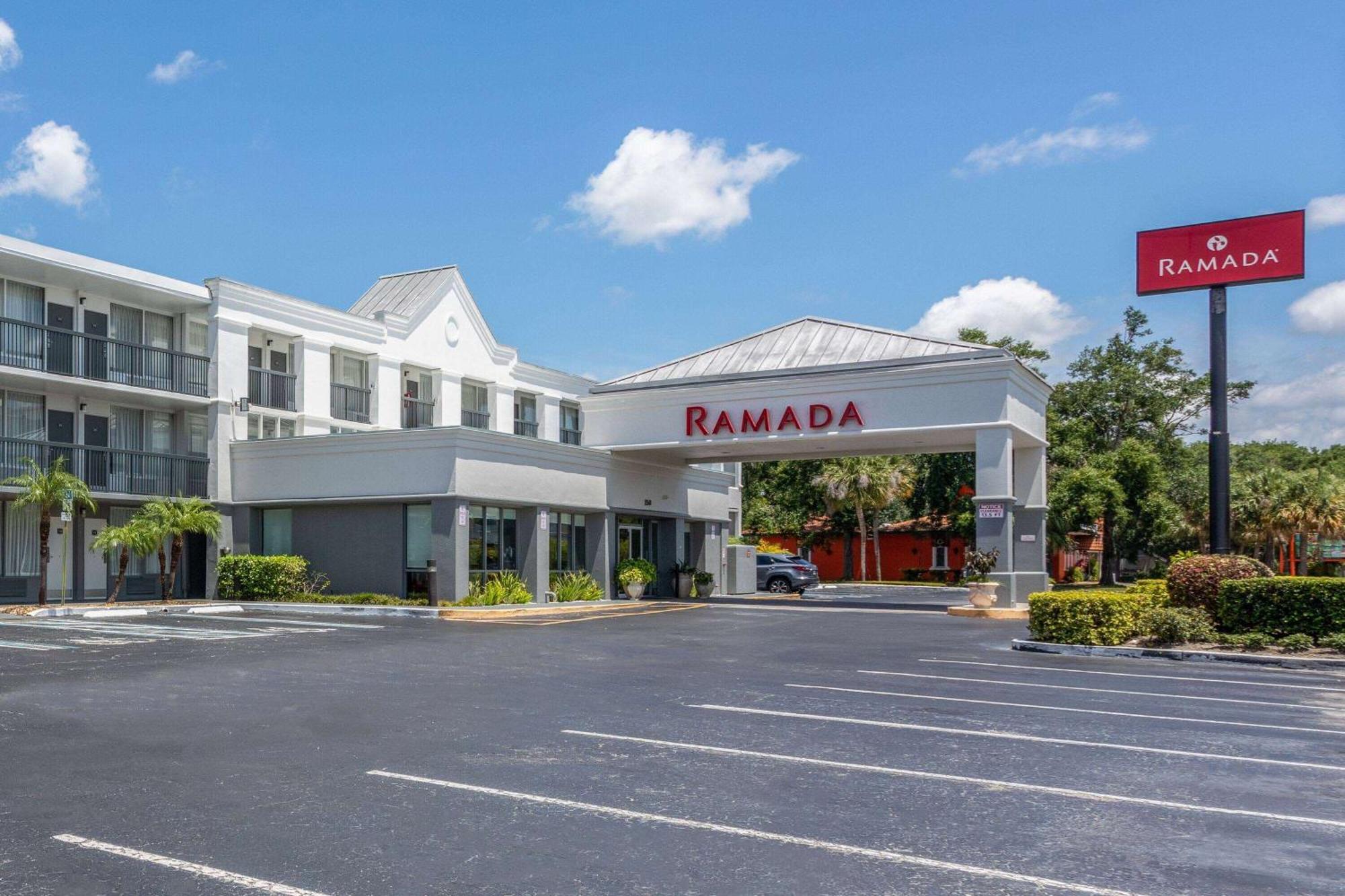 Ramada by Wyndham Altamonte Springs Hotel Bagian luar foto